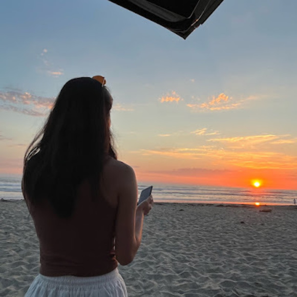 Meet your Posher, Megan - Picture 1 of 1